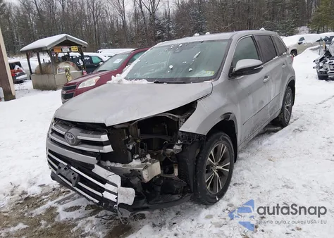 2018 Toyota Highlander Le z USA, uszkodzony, nr VIN 5TDBZRFH8JS892982